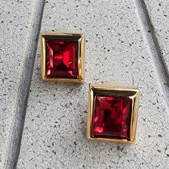 Vintage Signed SAL Swarovski Red Crystal Gold Plated Rectangle Earrings - Picture 7 of 7